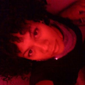 Meet your Posher, Idania